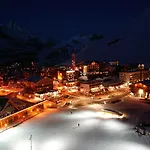 Le Levanna By Les Etincelles Tignes
